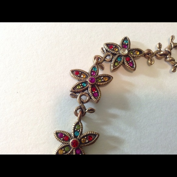💢SOLD💢 Vintage Jeweled Flower Bracelet - Picture 2 of 3