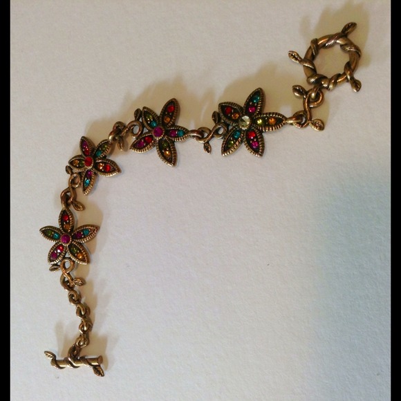 💢SOLD💢 Vintage Jeweled Flower Bracelet - Picture 3 of 3