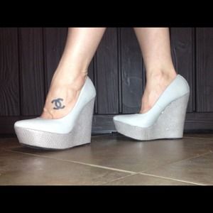 Rock & Republic wedges
