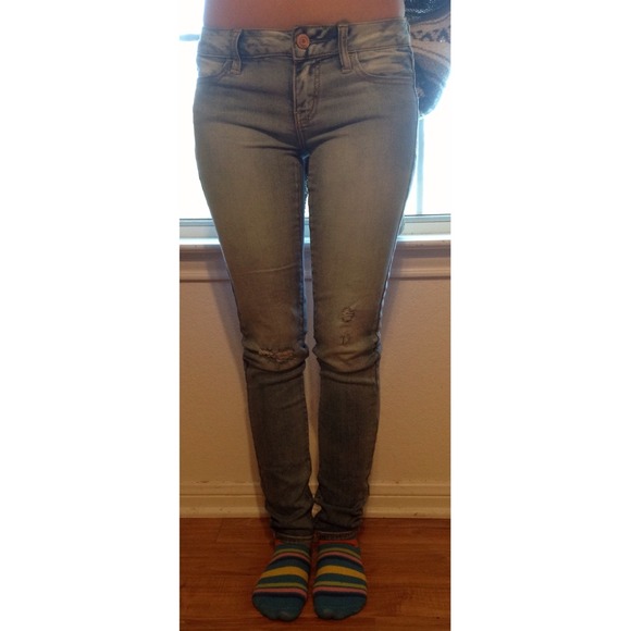 🚫SOLD🚫American Eagle Jeans - Picture 3 of 4