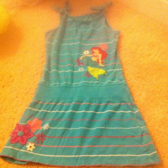 Size 4t Disney dress good condition.