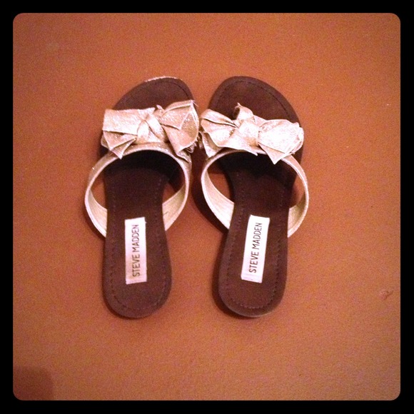 Gold glitter bow sandals