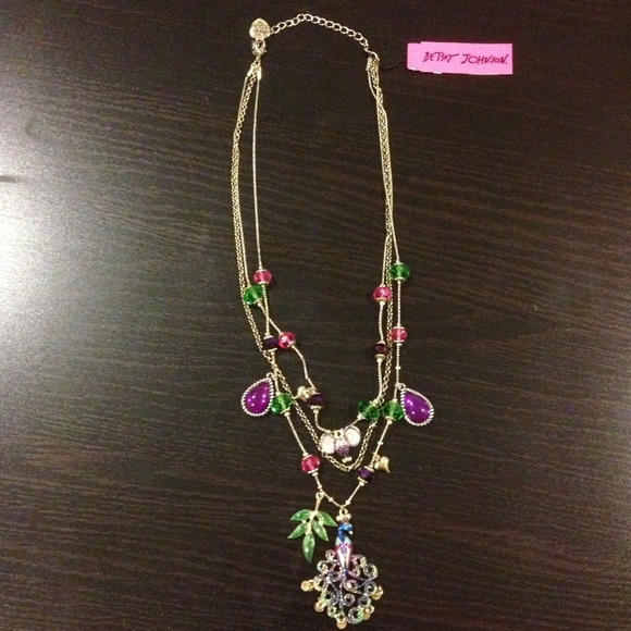 Betsey Johnson peacock 3 strand necklace