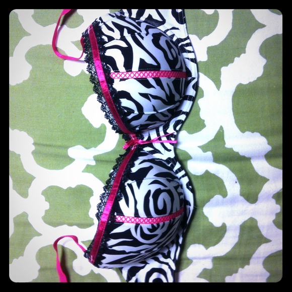 Sold!!!!! Candies zebra bra