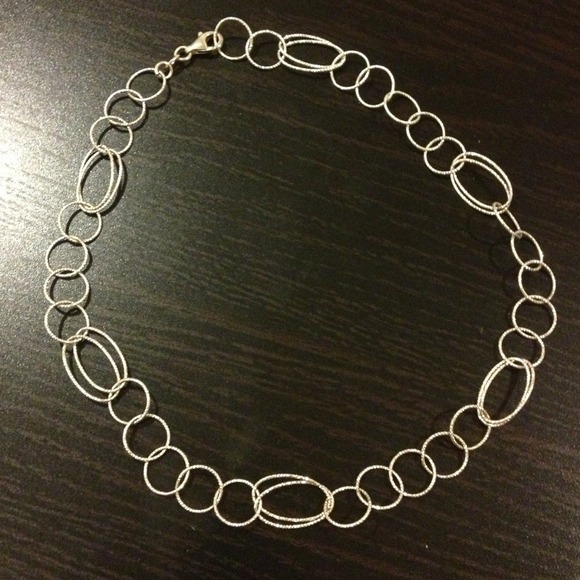 Italian stirling silver interlocking loop choker.