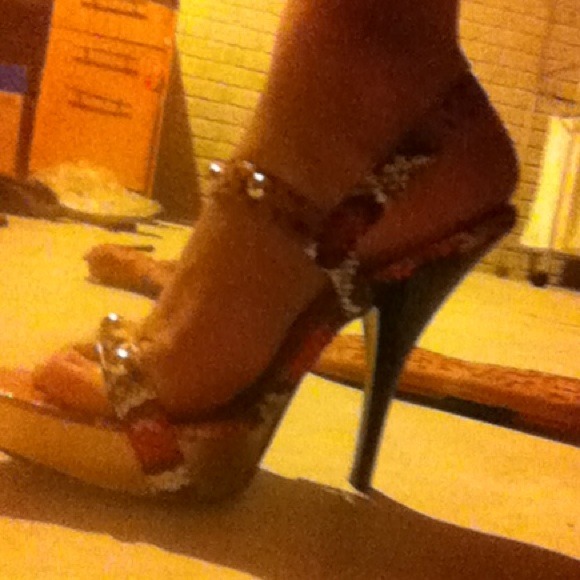 Shoes - Picture 2 of 2