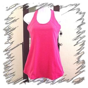 💟SOLD💟Bundled💟 Lulu Scoop Neck Tank