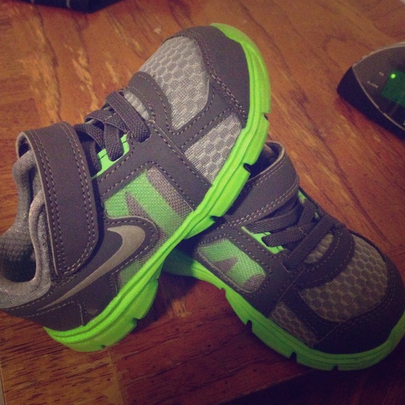 Toddler Nike size 7