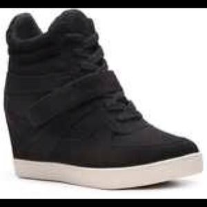 Madden girl wedge sneaker! Color black/ many sizes