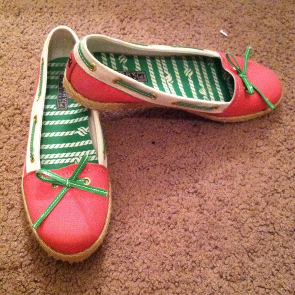 💚💖Pink and green SPERRYS!💚💖