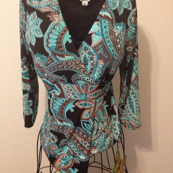**SOLD**Aqua and Brown Multi color paisley blouse