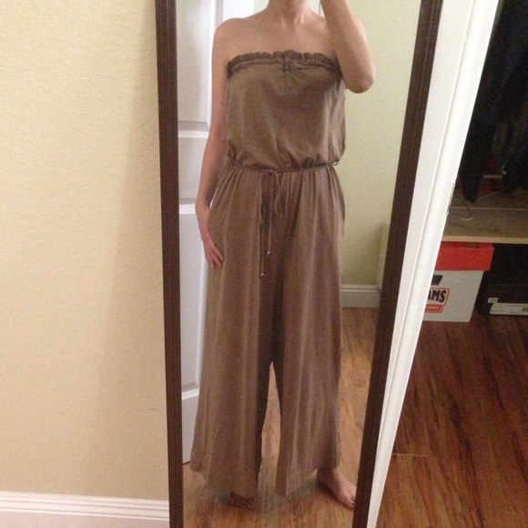🎉Sale🎉Natural brown sleeveless romper!!