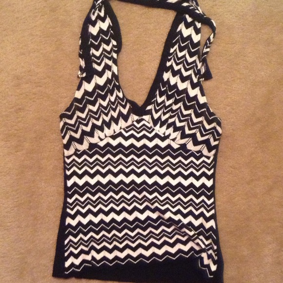 Halter top - Picture 1 of 1