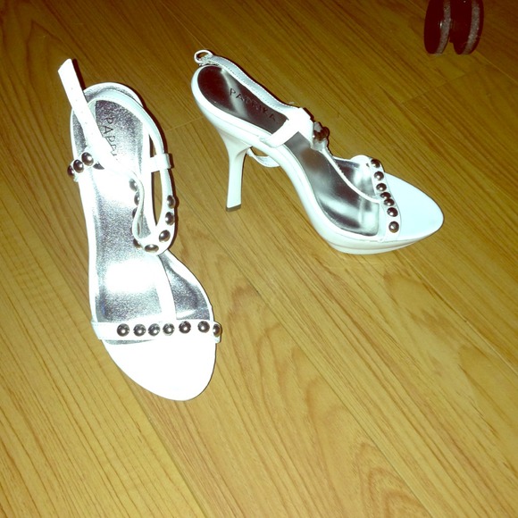 White heels with silver studs! size 7 brand new