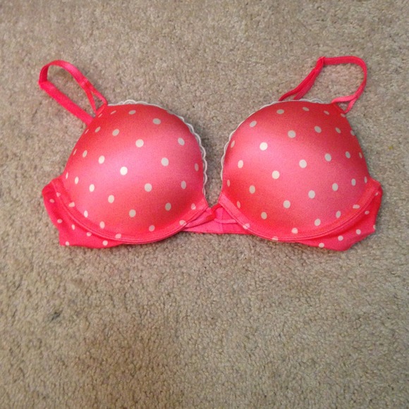 Victoria's secret miraculous plunge bra