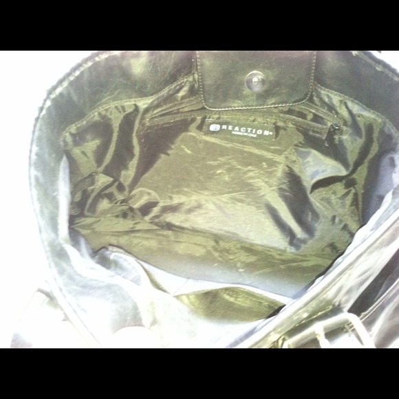 GIFTED- Kenneth Cole Reaction Black Purse - Picture 3 of 4