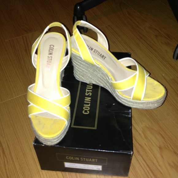 Yellow wedges size 7 .Very trendy and comfortable