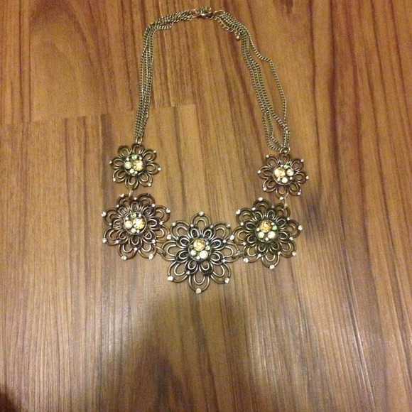 Flower necklace