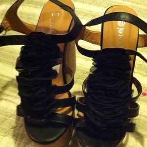 Flowered Black Wedges