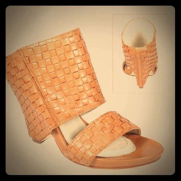 Cute Mea Shadow Wedges