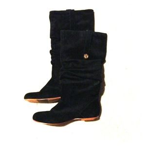 Ugg boots. Black suede size 10. Like new!