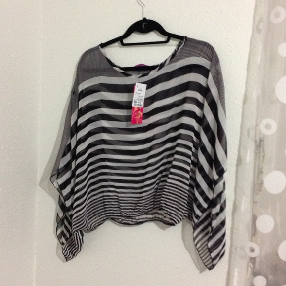 Black & white top
