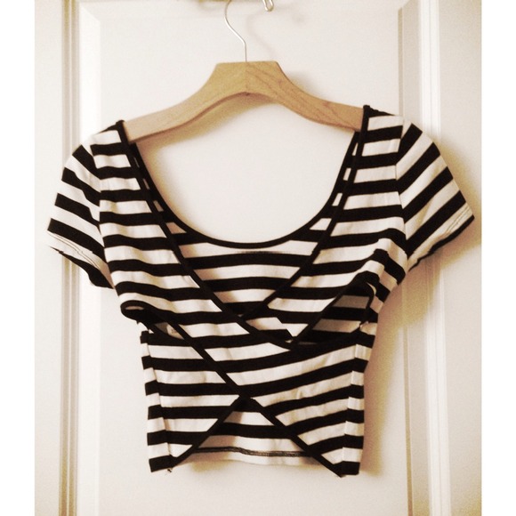 🚫Sold🚫Forever 21 Striped Cross Back Crop Top