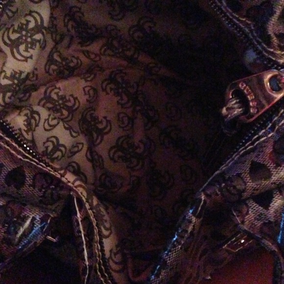 Guess - Picture 2 of 4