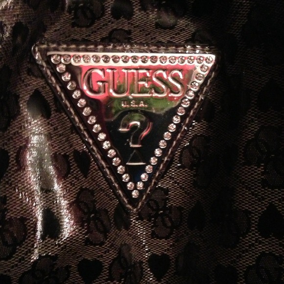 Guess - Picture 3 of 4