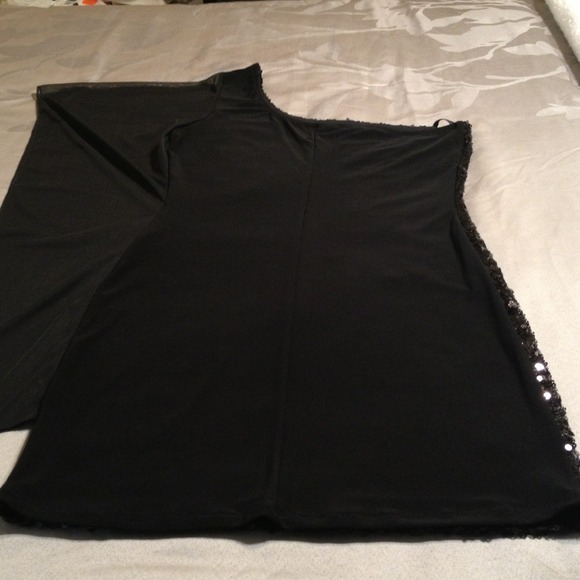 Black Flutter Sleeve Dress w/blk Sequins on front - Picture 4 of 4