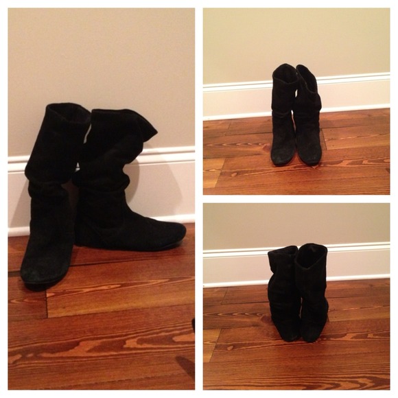Steve Madden suede flat black boots