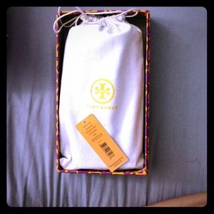 **SOLD** Tory Burch Zip Continental Wallet