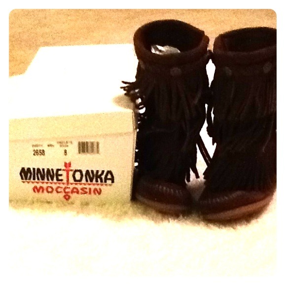 Minnetonka fringe boots