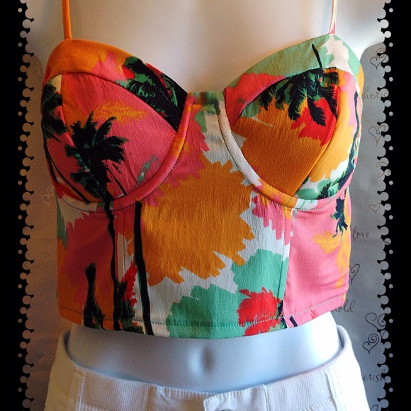Teen Vogue Tops - Teen Vogue Tropical Print Crop Top
