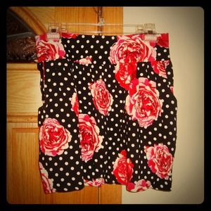xxSOLDxx.Charlotte Russe Rose Floral Skirt.