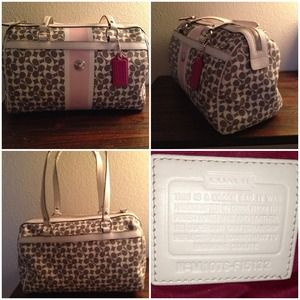 📌RESEVED📌Coach Chelsea satchel bag!