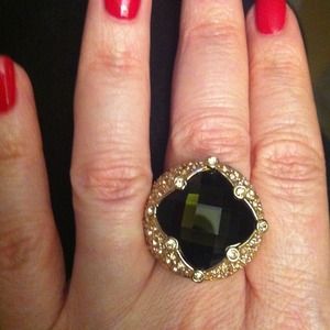 Reduced💵BE SEEN 💥Cocktail ring - made in Italy💕