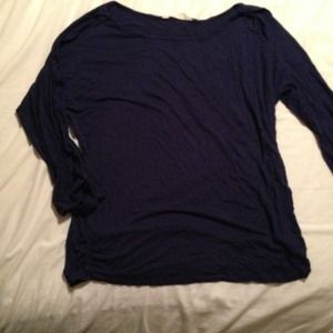 🚨Navy blue, open sleeve. Lightweight shirt