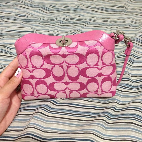 Coach Clutches & Wallets - Coach wristlet