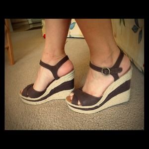 💥REDUCED💥 Nine West Wedge sandals!