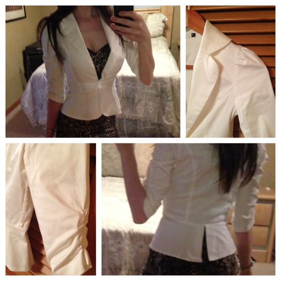 *** SOLD ***White Blazer w Peplum Detail