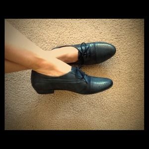 Black Oxford flats