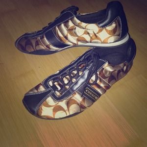 Authentic Coach Shoes Size 6