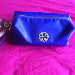 Cute make up bag! 💜😍