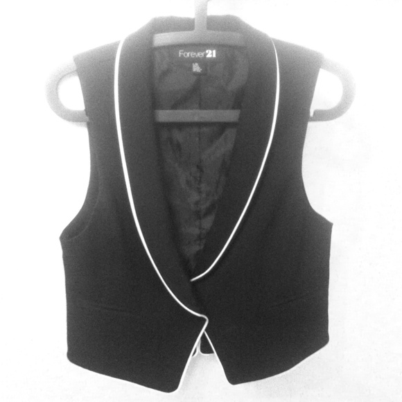 Forever 21 Black and white , one button vest - Picture 1 of 1