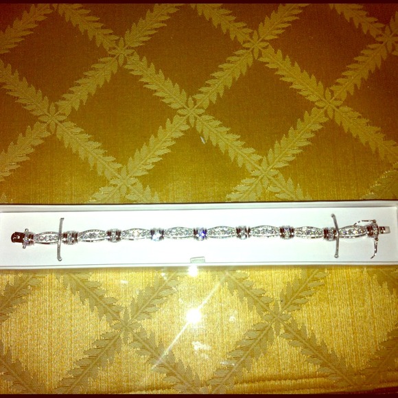 Traded!!!! Gorgeous bracelet !! Only 3 left