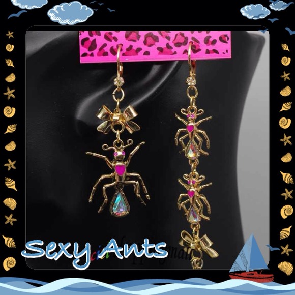 Betsey Johnson Sexy Ant earrings - Picture 1 of 5