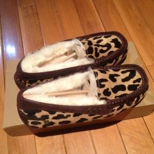 *SOLD*UGG ANSLEY EXOTIC CHEETAH SLIPPER MOCCASIN