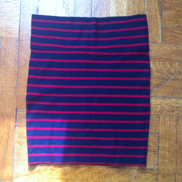 SOLD IN BUNDLE ❌ Forever 21 Striped Bodycon Skirt