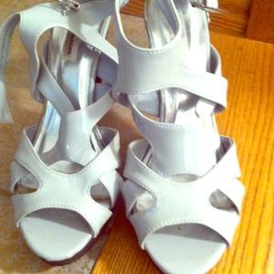 Cute strap dress shoes!